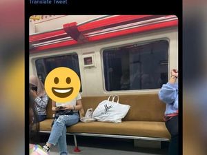 Viral Penumpang KRL Larang Ibu-Anak Duduk dengan Taruh Tas di Kursi Kosong Viral Penumpang KRL Larang Ibu-Anak Duduk dengan Taruh Tas di Kursi Kosong