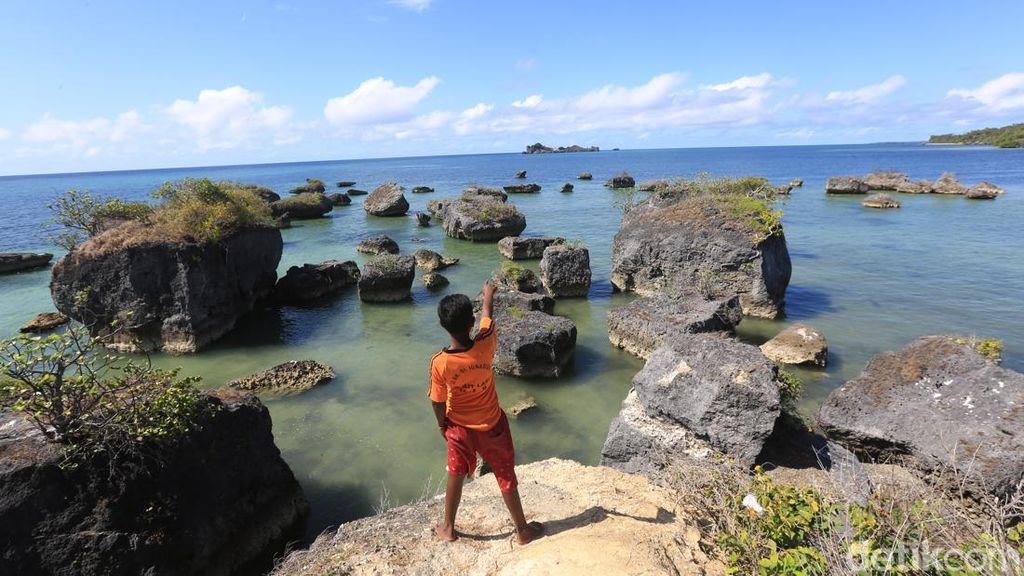 Pesona Gugusan Batu Yadin di Kepulauan Tanimbar