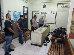 11 ABG di Jaksel Bawa Senjata Rakitan Diamankan Polisi, Diduga Mau Tawuran 11 ABG di Jaksel Bawa Senjata Rakitan Diamankan Polisi, Diduga Mau Tawuran