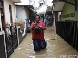 5 RT di Jaktim Banjir karena Kali Ciliwung Meluap, Ketinggian Capai 70 Cm