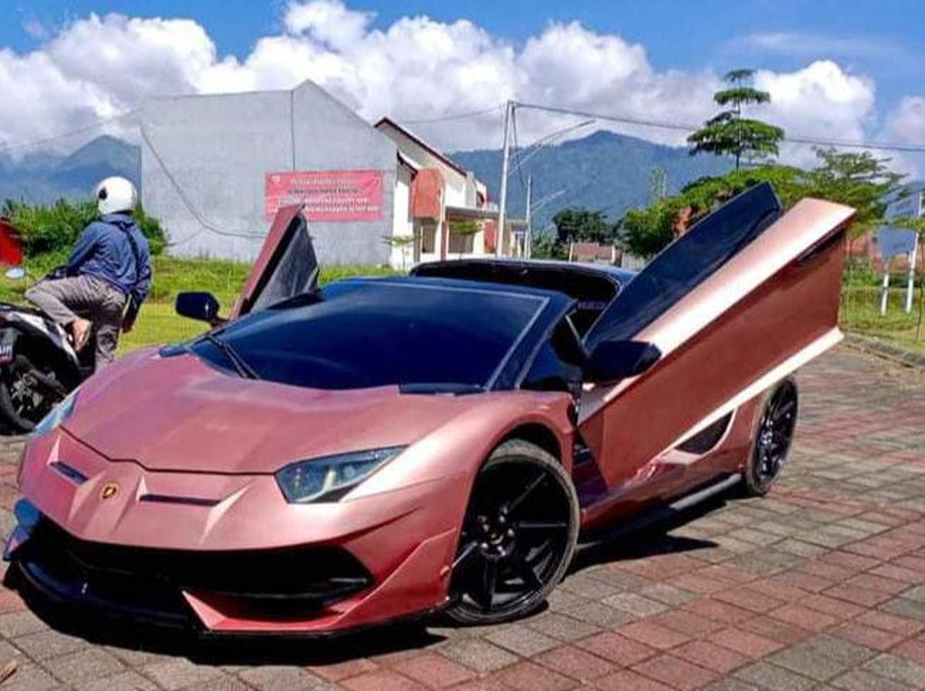 Replika Lamborghini Buatan Bayu Aji yang Mbois Abis