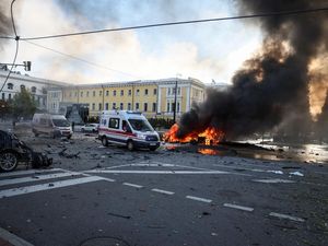 Ledakan Jembatan Crimea Dibalas Hujan Rudal Rusia ke Ukraina