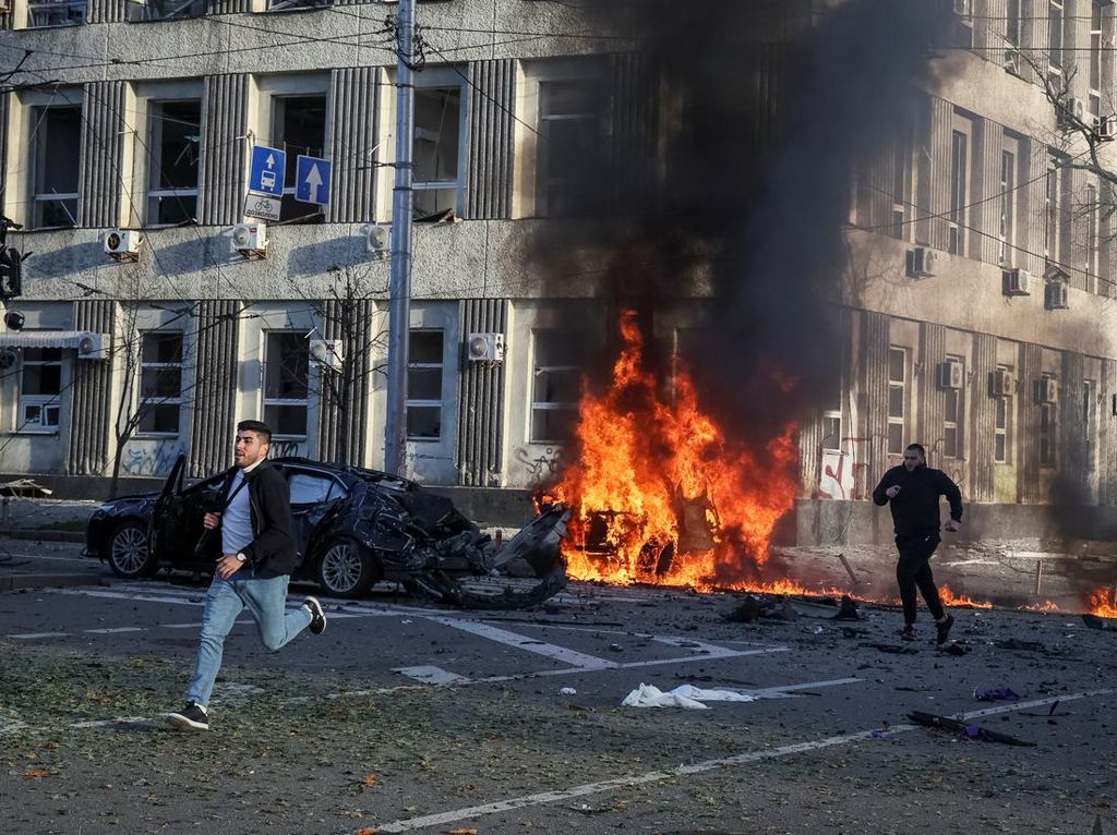 AS Kirim Lagi Bantuan Militer ke Ukraina Usai Serangan Rudal Rusia AS Kirim Lagi Bantuan Militer ke Ukraina Usai Serangan Rudal Rusia