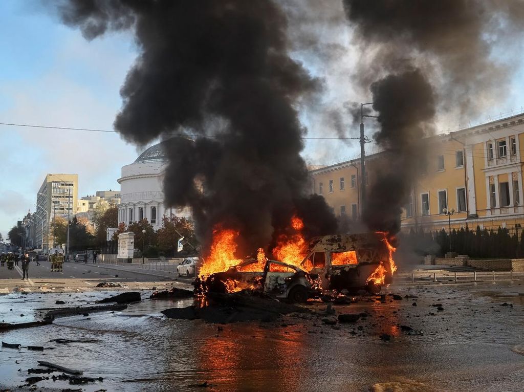 Rusia Tembak 84 Rudal ke Ukraina, 14 Orang Tewas Rusia Tembak 84 Rudal ke Ukraina, 14 Orang Tewas