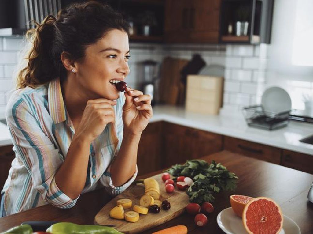 Sakit Perut Usai Makan Buah? Bisa Jadi karena 5 Hal Ini Sakit Perut Usai Makan Buah? Bisa Jadi karena 5 Hal Ini
