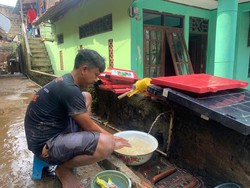 Cerita Warga Pejaten Timur Kebanjiran 3 Meter Saat Sedang Tidur