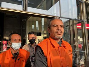 Parera Minta Desy Dihukum Ringan Usai Terseret Suap Hakim MA