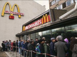Cerita McDonalds yang Ternyata Bisnis Properti Berbulu Restoran Cepat Saji Cerita McDonalds yang Ternyata Bisnis Properti Berbulu Restoran Cepat Saji