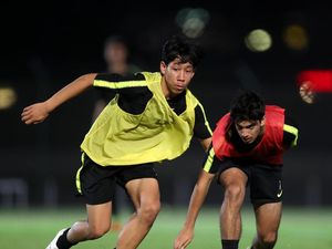 Media Vietnam Bahas Abdurrahman Iwan yang Tak Dilirik Timnas Indonesia Media Vietnam Bahas Abdurrahman Iwan yang Tak Dilirik Timnas Indonesia