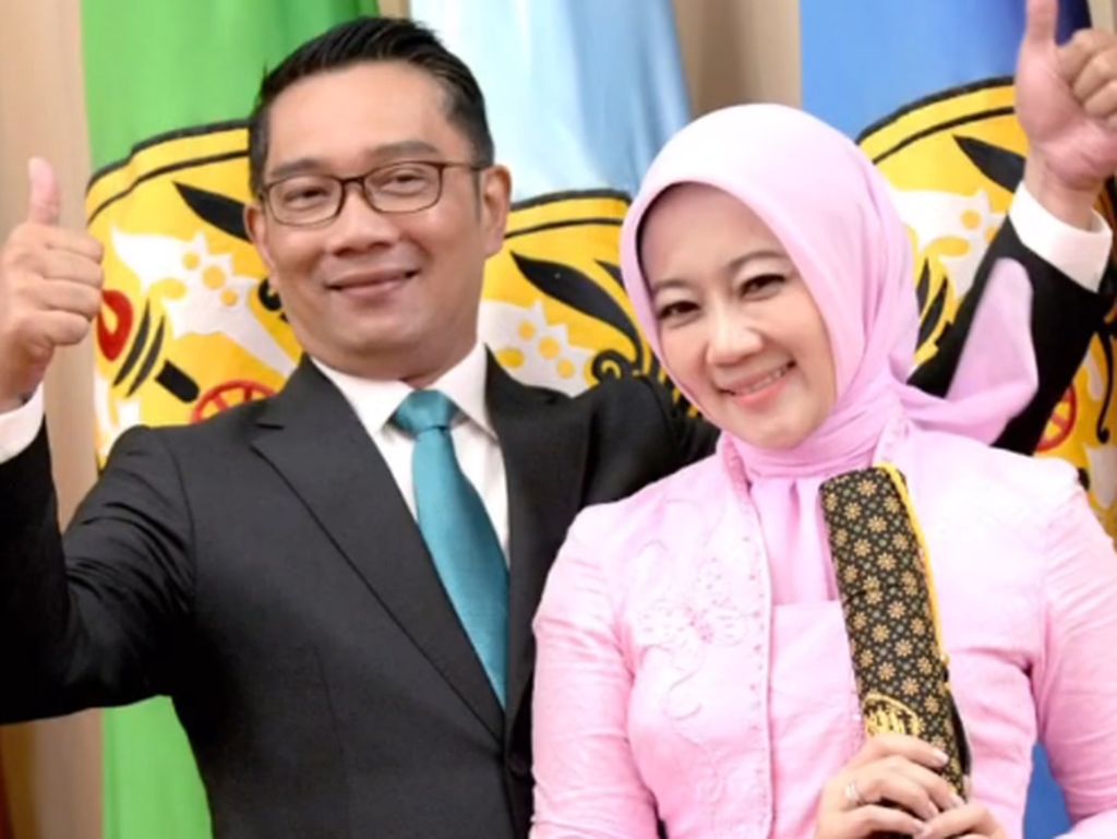 Atalia Ridwan Kamil Ngaku Didekati 4 Partai untuk Pilwalkot Bandung Atalia Ridwan Kamil Ngaku Didekati 4 Partai untuk Pilwalkot Bandung