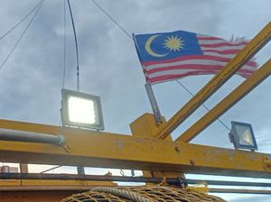 Bakamla Tangkap Kapal Malaysia di Kepri, 250 Kg Ikan Curian Disita Bakamla Tangkap Kapal Malaysia di Kepri, 250 Kg Ikan Curian Disita