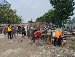 Nasib Penghuni Bedeng Rel Belakang JIS, Harus ke Mana Mereka Melangkah?