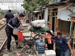 PT KAI: Warga Sukarela Kosongkan Bedeng di Rel Belakang JIS