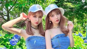 8 Foto Si Kembar yang Oplas Demi Tampil Identik, Foto Before-nya Beda Banget
