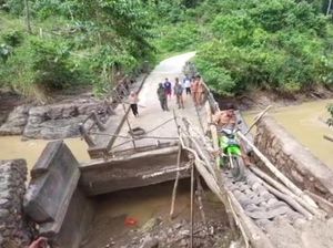 Desa Matajang Enrekang 3 Hari Mati Listrik Imbas Banjir Bandang, Akses Putus Desa Matajang Enrekang 3 Hari Mati Listrik Imbas Banjir Bandang, Akses Putus