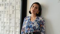 7 Gaya Unik nan Stylish Hannah Al Rashid Padukan Kebaya dan Celana Panjang