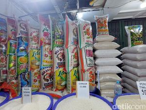 Nah Lho! Pedagang Duga Biang Kerok Harga Beras Naik Gegara Stok Menipis