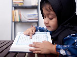 Keutamaan Membaca Surat Al Ikhlas Sehari-hari Keutamaan Membaca Surat Al Ikhlas Sehari-hari