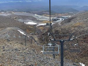 Sungguh Ironis! Arena Ski Selandia Baru Malah Kehilangan Salju