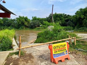Arus Bengawan Solo Tinggi, Jembatan Sesek Beton Ditutup Sementara