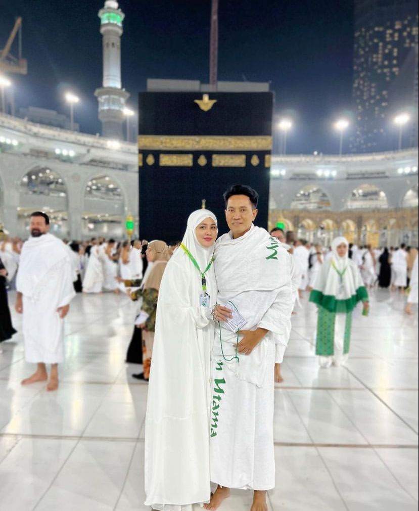 Juliana Moechtar dan Suami