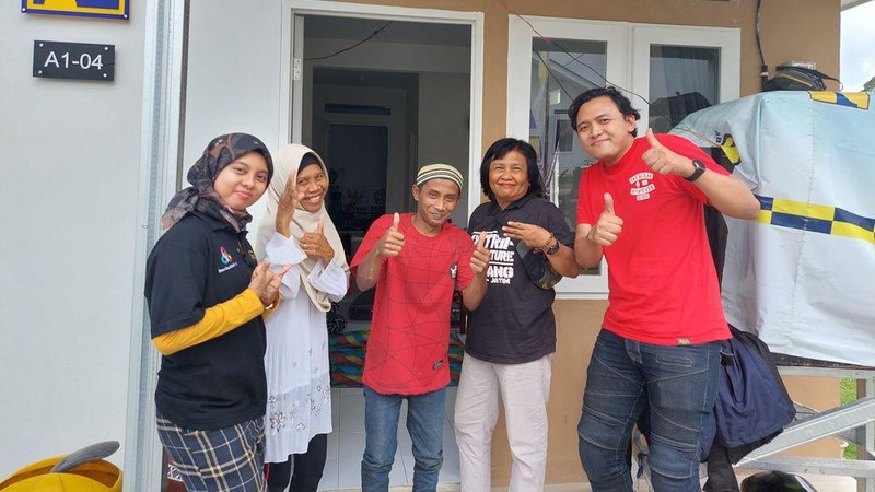 Kabar Baik Rudy Pengungsi Semeru, Kini Menyambung Hidup dengan Berjualan