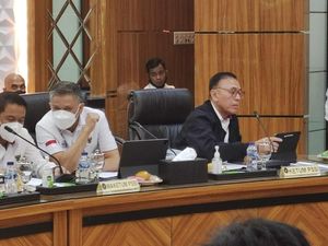 Ketum PSSI Iwan Bule Penuhi Panggilan TGIPF Kanjuruhan Ketum PSSI Iwan Bule Penuhi Panggilan TGIPF Kanjuruhan