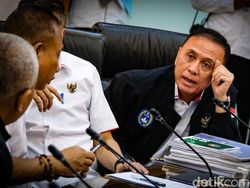Iwan Bule Usul Kompetisi Sepakbola Diliburkan Tiap 1 Oktober
