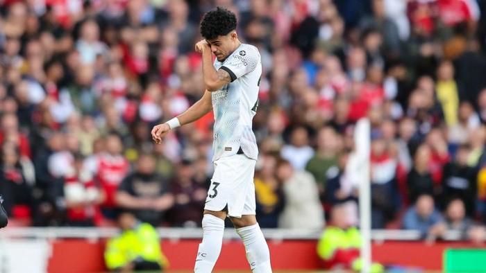 LONDON, ENGLAND - OCTOBER 09: Luis Diaz of Liverpool goes off injured during the Premier League match between Arsenal FC and Liverpool FC at Emirates Stadium on October 09, 2022 in London, England. (Photo by Robin Jones/Getty Images)