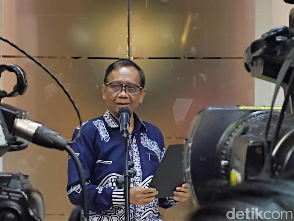 Mahfud: Presiden Jokowi dan FIFA Sepakat Lakukan Tranformasi PSSI