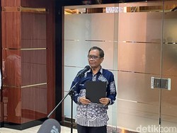 Saling Lempar Tanggung Jawab Tragedi Kanjuruhan, Mahfud: Bukti Liga Agak Kacau