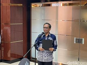 Saling Lempar Tanggung Jawab Tragedi Kanjuruhan, Mahfud: Bukti Liga Agak Kacau Saling Lempar Tanggung Jawab Tragedi Kanjuruhan, Mahfud: Bukti Liga Agak Kacau