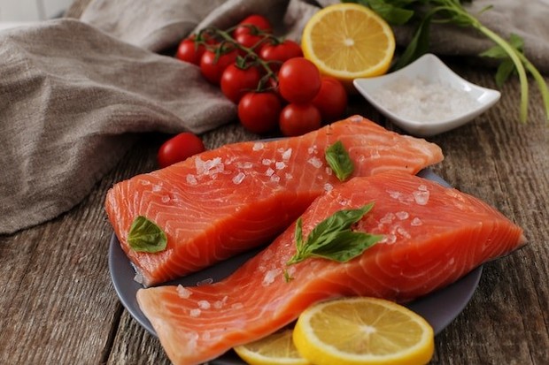 Salmon merupakan salah satu makanan tinggi vitamin D
