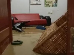 Banjir Bandang Terjang Mamuju, Lalin Lumpuh-Listrik Padam