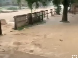 Terjangan Banjir dan Longsor di Sulbar: Rumah Hanyut-Ibu Hamil Dievakuasi