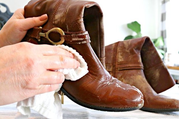 Segera bersihkan sepatu boots jika terkena air dan kotoran