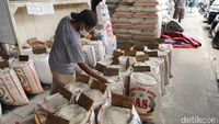 Menengok Harga Beras yang Masih Tinggi di Pasar Induk Cipinang