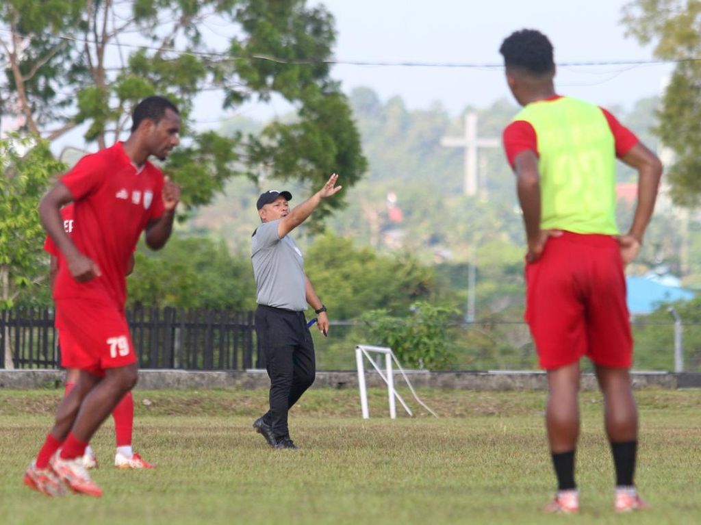 Persipura Jayapura Gelar Uji Coba Usai Liga 2 Disetop Sementara