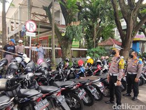 Pengumuman! Motor Kini Dilarang Parkir di Depan SMA Tugu Malang