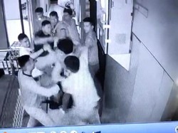 Tak Terima Ditegur, Gerombolan Pria Keroyok Petugas SPBU di Medan