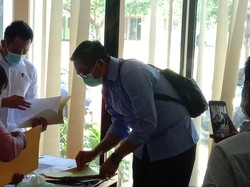 Video Polisi Geledah Dinas Perdagangan Mataram terkait Dugaan Pungli