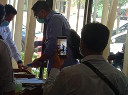 Polisi Geledah Kantor Disdag Mataram Terkait Pungli di Pasar ACC