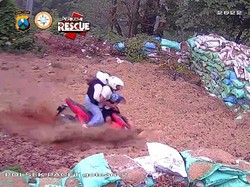 Motor Ditumpangi Satu Keluarga Rem Blong di Pacet, Istri Tewas-Anak Selamat