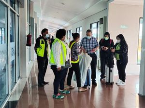 Cek Kesehatan Lukas Enembe, Tim Dokter dari Singapura Tiba di Jayapura Cek Kesehatan Lukas Enembe, Tim Dokter dari Singapura Tiba di Jayapura