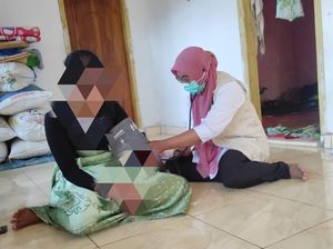 Akhirnya Wanita Bawean Tertawa di Atap Rumah Diperiksa Dokter, Apa Hasilnya?