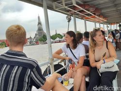 Menenangkan Diri di Tepi Sungai Chao Phraya Bangkok