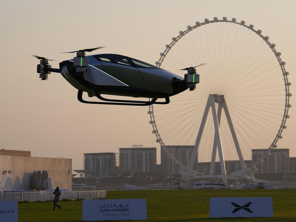 Wuzz... Taksi Terbang Buatan China Melayang di Langit Dubai