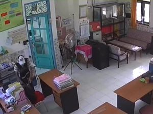 Maling di Gresik Curi Laptop dan HP Milik Guru Saat Ditinggal Mengajar