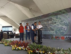 Anies Resmikan Penataan Kawasan Taman Semanggi