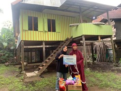 Bahagianya Nurmiah Dapat Rumah Panggung Baru Berkat Sahabat Baik